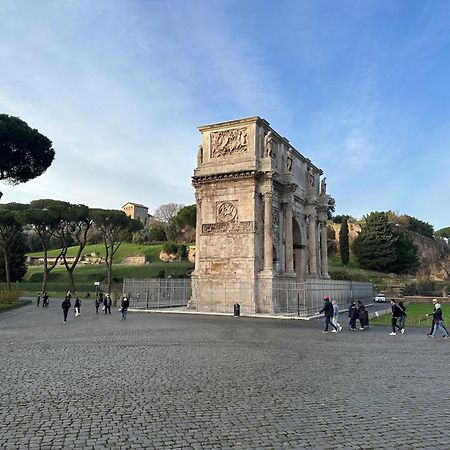 4 Bed Rooms Luxury Apartment Near Colosseum Rome Exterior photo