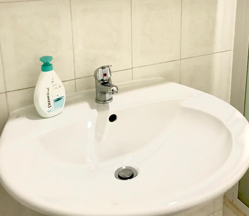 4 Bed Rooms Luxury Apartment Near Colosseum Rome Exterior photo