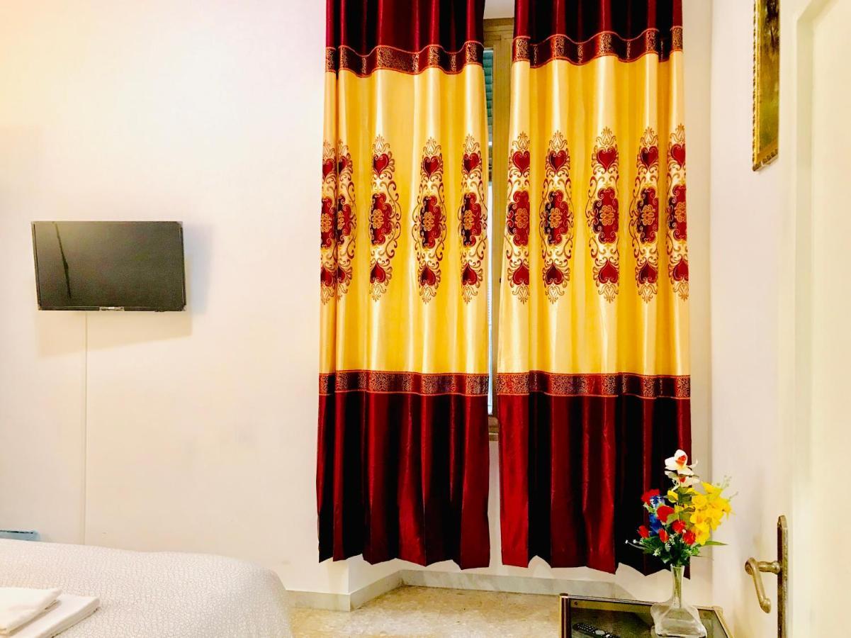 4 Bed Rooms Luxury Apartment Near Colosseum Rome Exterior photo