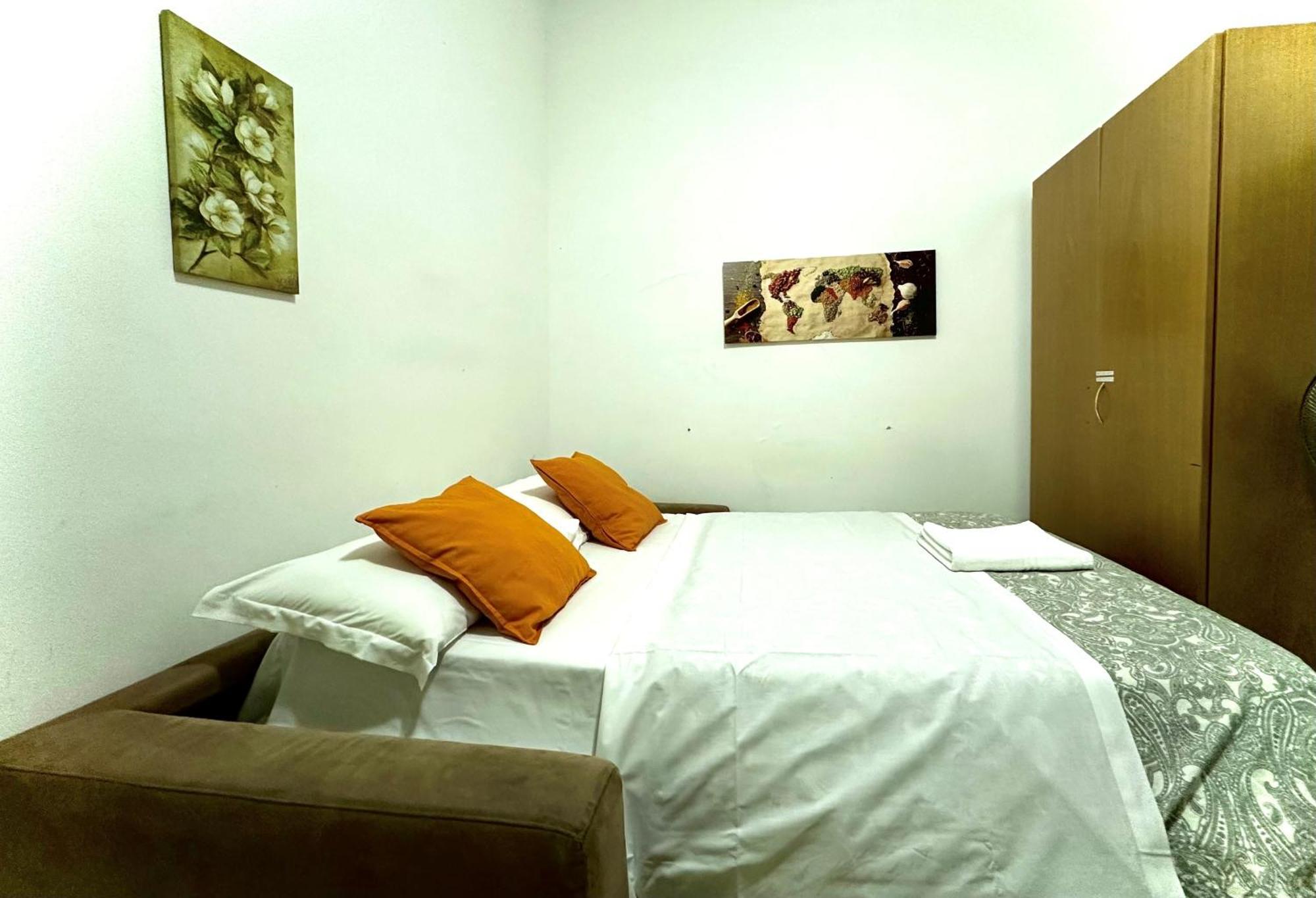 4 Bed Rooms Luxury Apartment Near Colosseum Rome Exterior photo