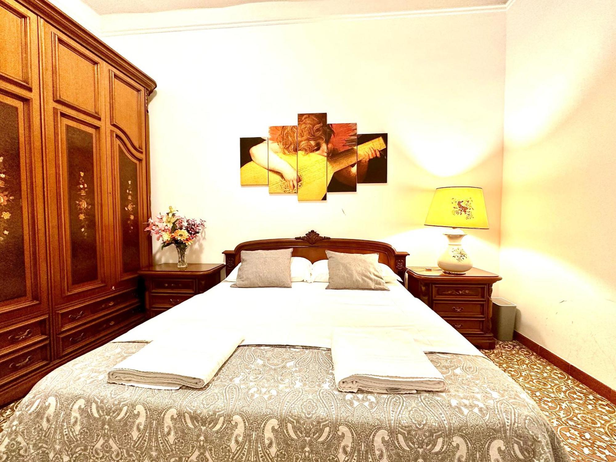 4 Bed Rooms Luxury Apartment Near Colosseum Rome Exterior photo